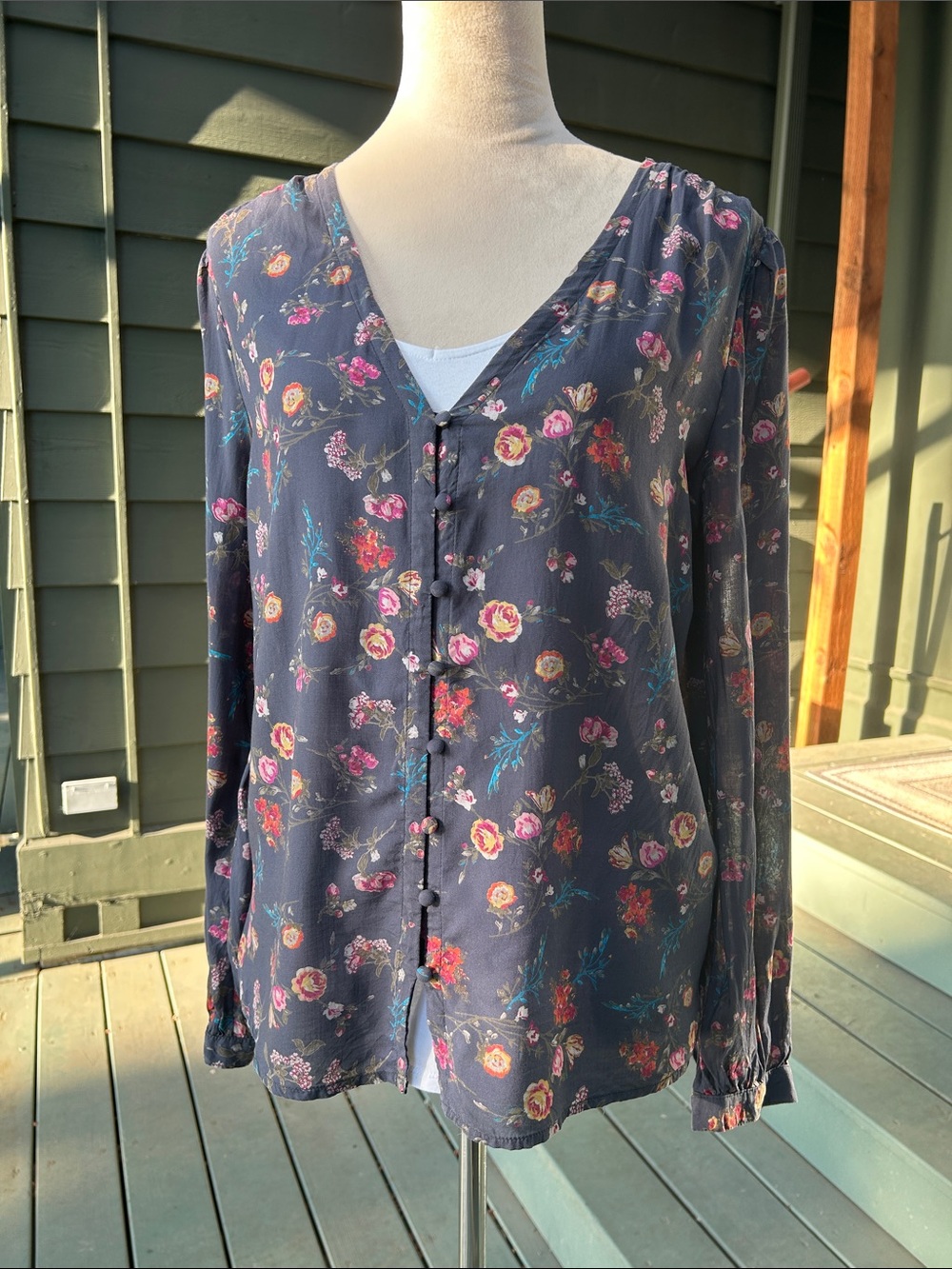 Floral Button-Front V-Neck Women's Blouse